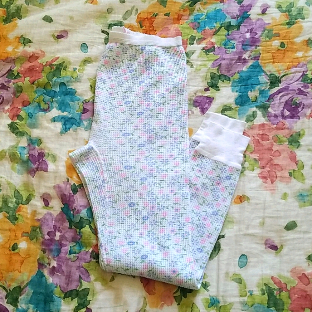NWOT Vintage Arctex White floral thermal pants. Girl's M.